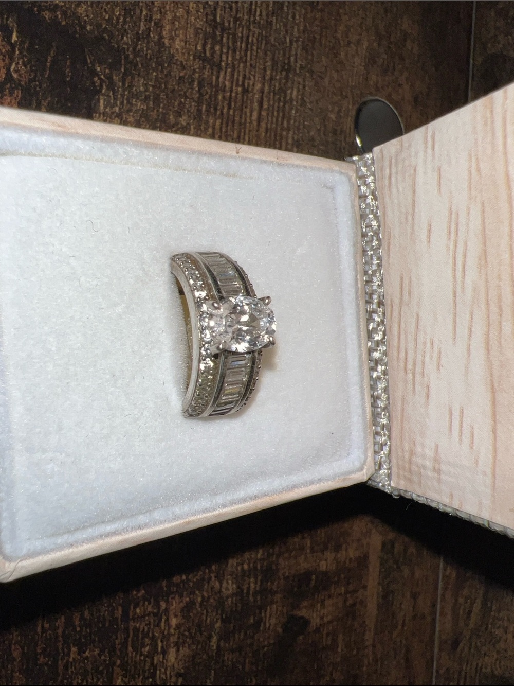 Beautiful sterling and CZ ring